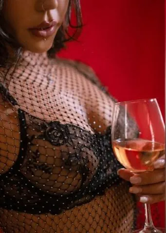Professional call girl that provides seductive services to men 4