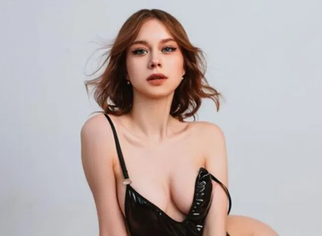 Going to have a real Girlfriend Experience (GFE) with me 4