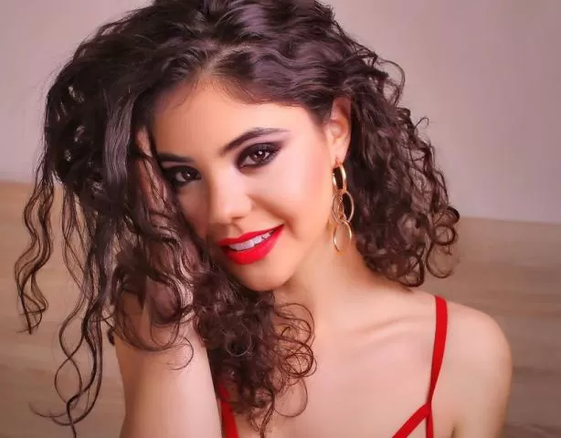 VIP High Profile Chennai Call Girl For Your Enjoyment 2
