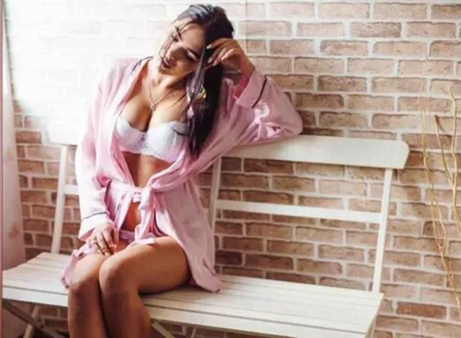 Prachi Offer Call Girl Services With Original Photos