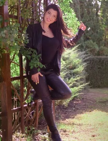 Experienced Young Call Girl in Delhi Providing Safe Services 1