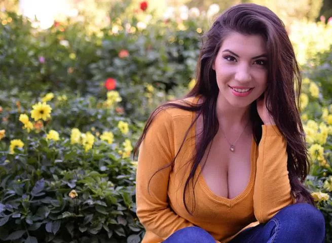 Experienced Young Call Girl in Delhi Providing Safe Services