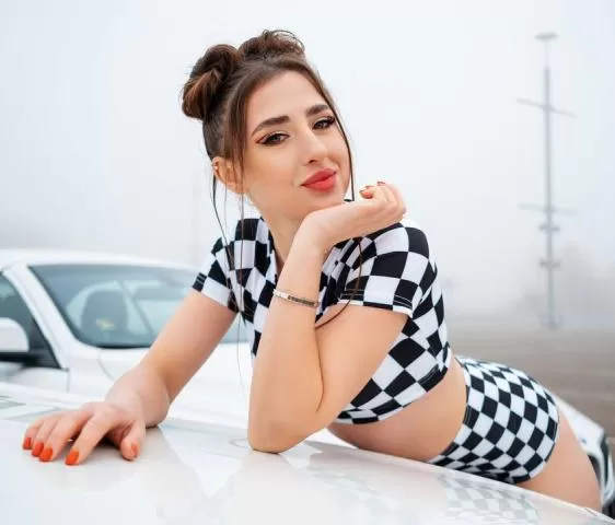 Patna Call Girl with Low Rates AC Rooms and Cash Payment 1