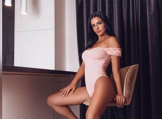 Enjoy Pleasant Time with Ghaziabad Call Girl Service 3