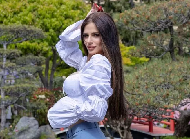 Cheapest call girls in Ghaziabad with verified photos 4