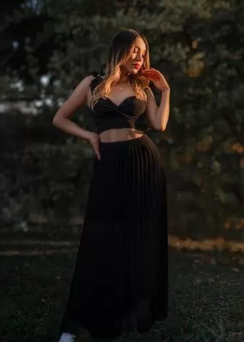 Offering you to choose the girl that best meets your demands