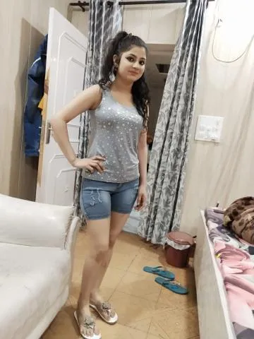 Call Girl who understands how to satisfy men sensual desires and needs 2